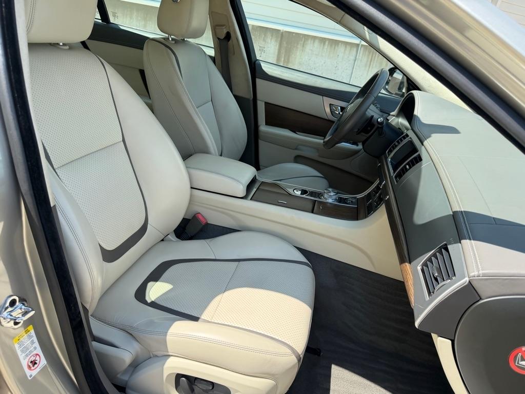 Jaguar XF-Series XF 3.0L V6 SC AWD 2014