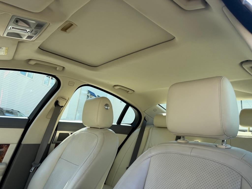Jaguar XF-Series XF Premium 2011