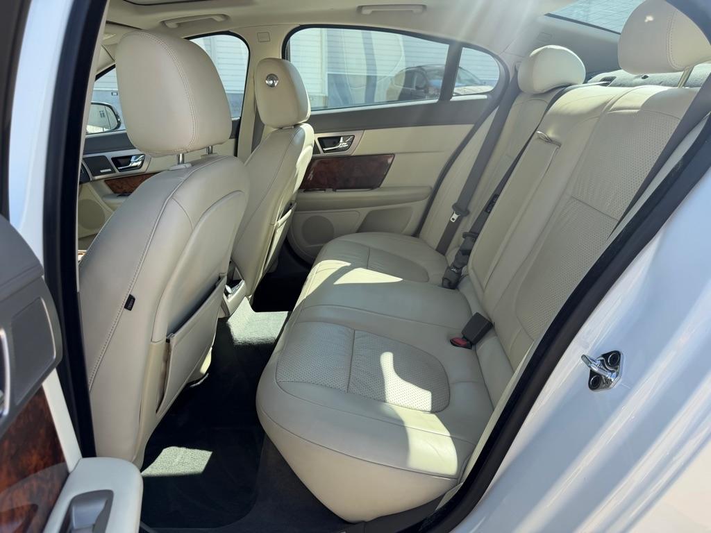 Jaguar XF-Series XF Premium 2011