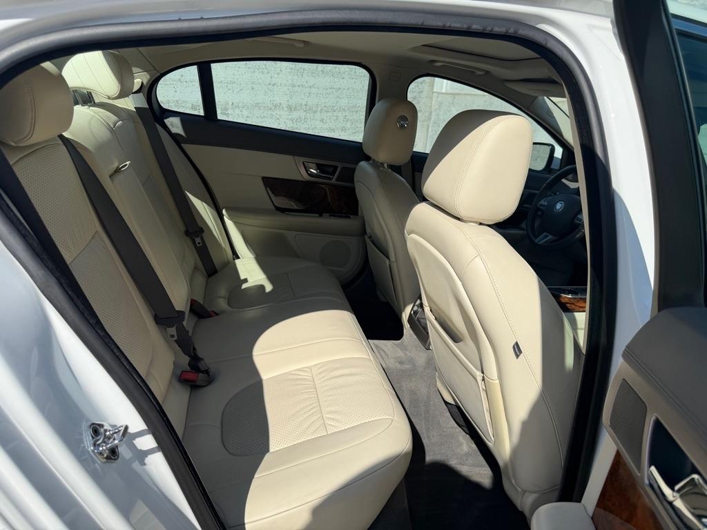 Jaguar XF-Series XF Premium 2011