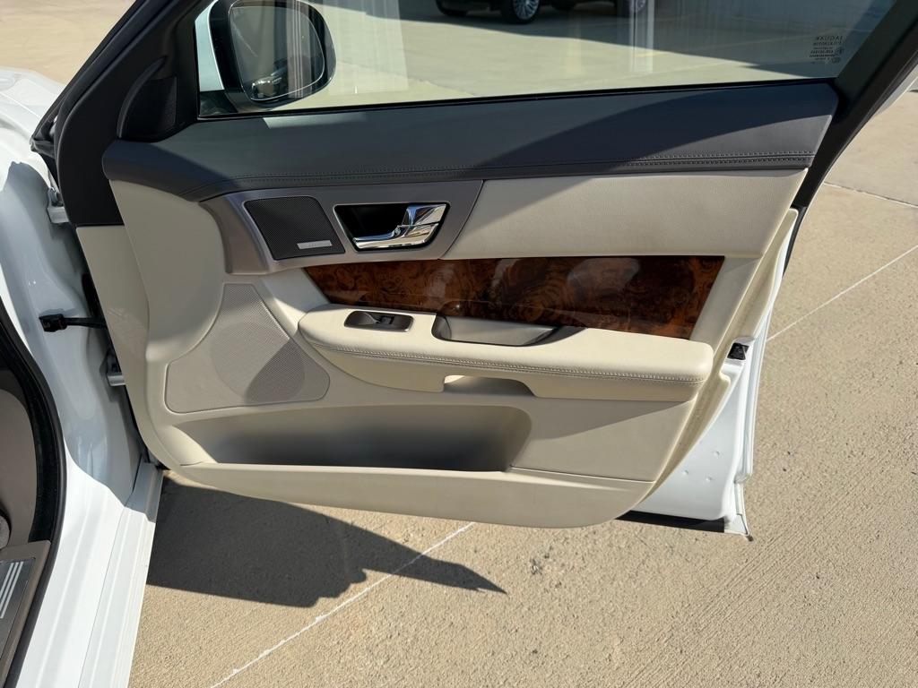 Jaguar XF-Series XF Premium 2011