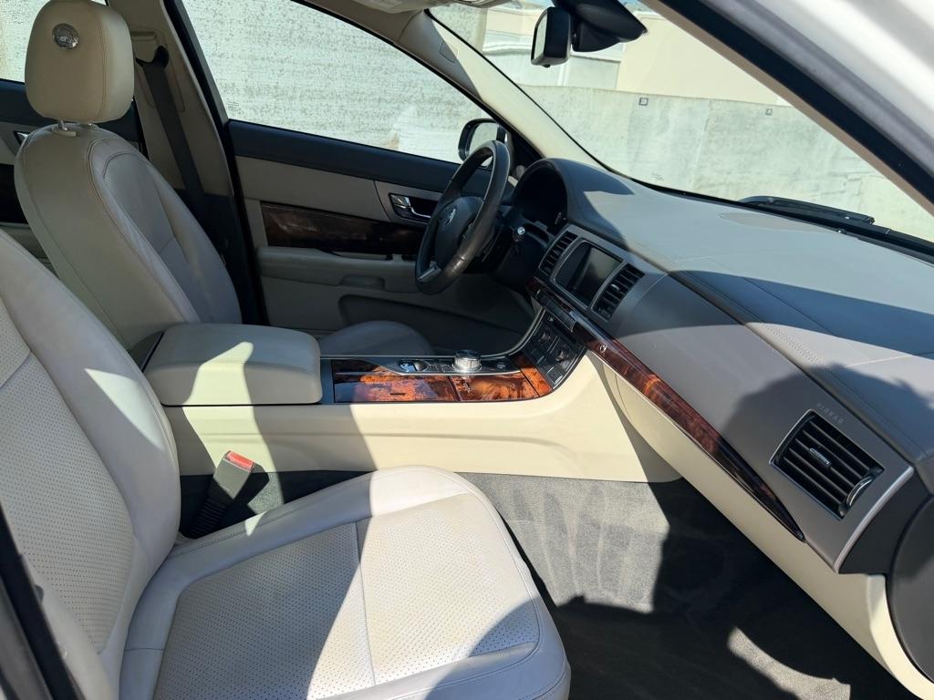 Jaguar XF-Series XF Premium 2011