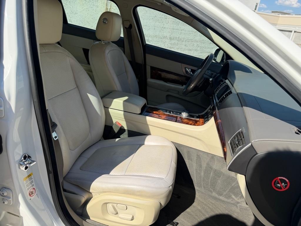Jaguar XF-Series XF Premium 2011
