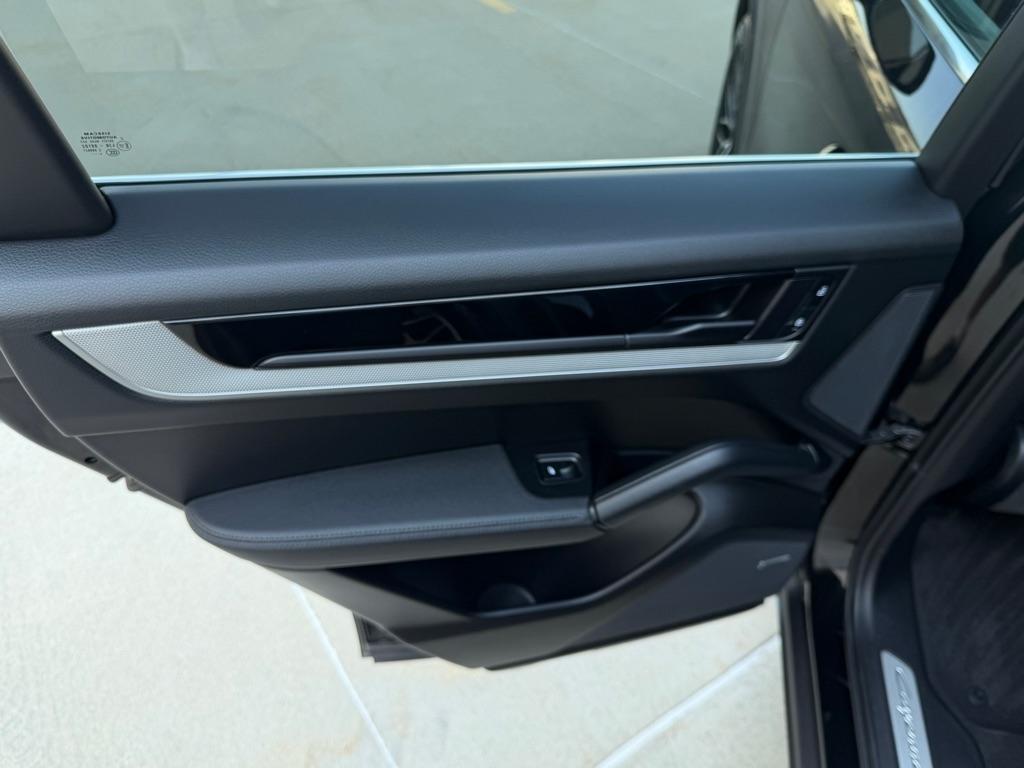 Porsche Cayenne Base 2025