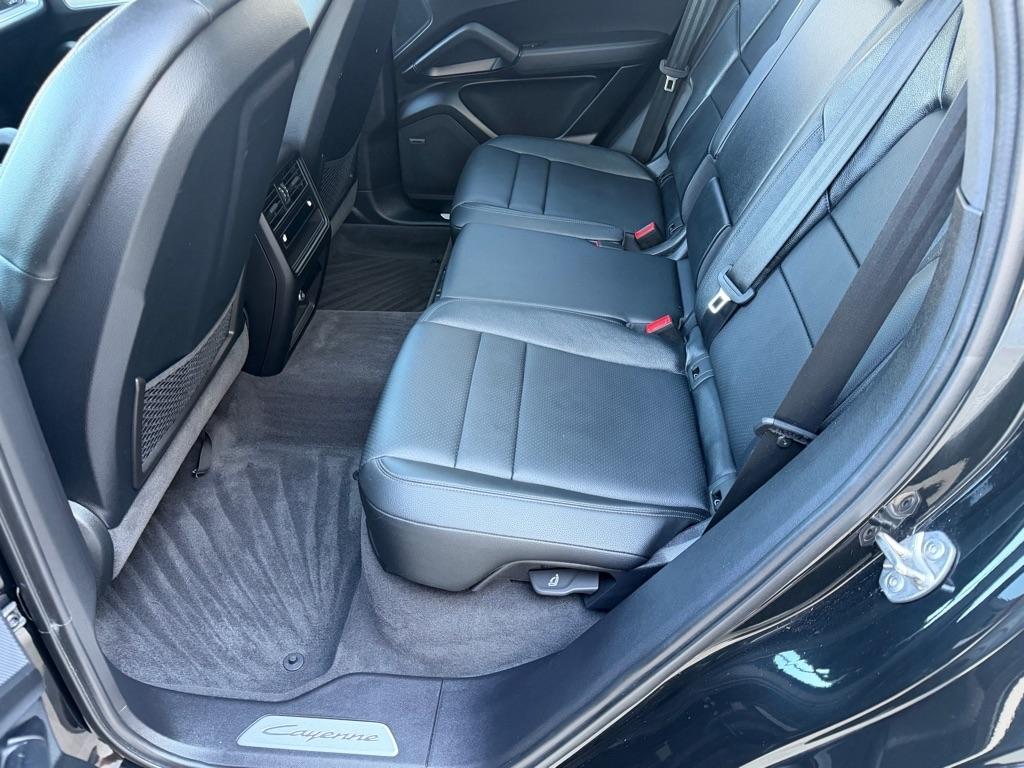 Porsche Cayenne Base 2025