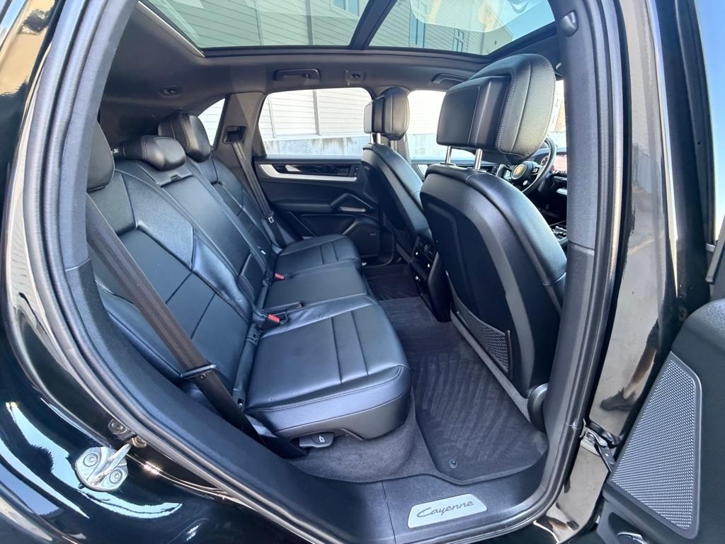Porsche Cayenne Base 2025