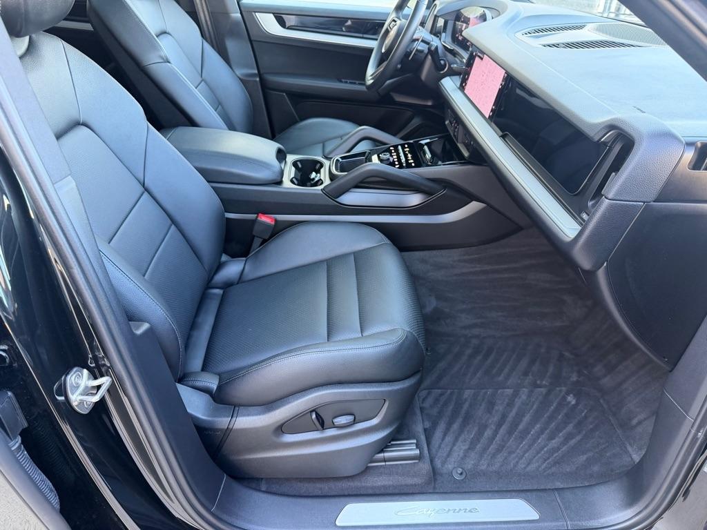 Porsche Cayenne Base 2025