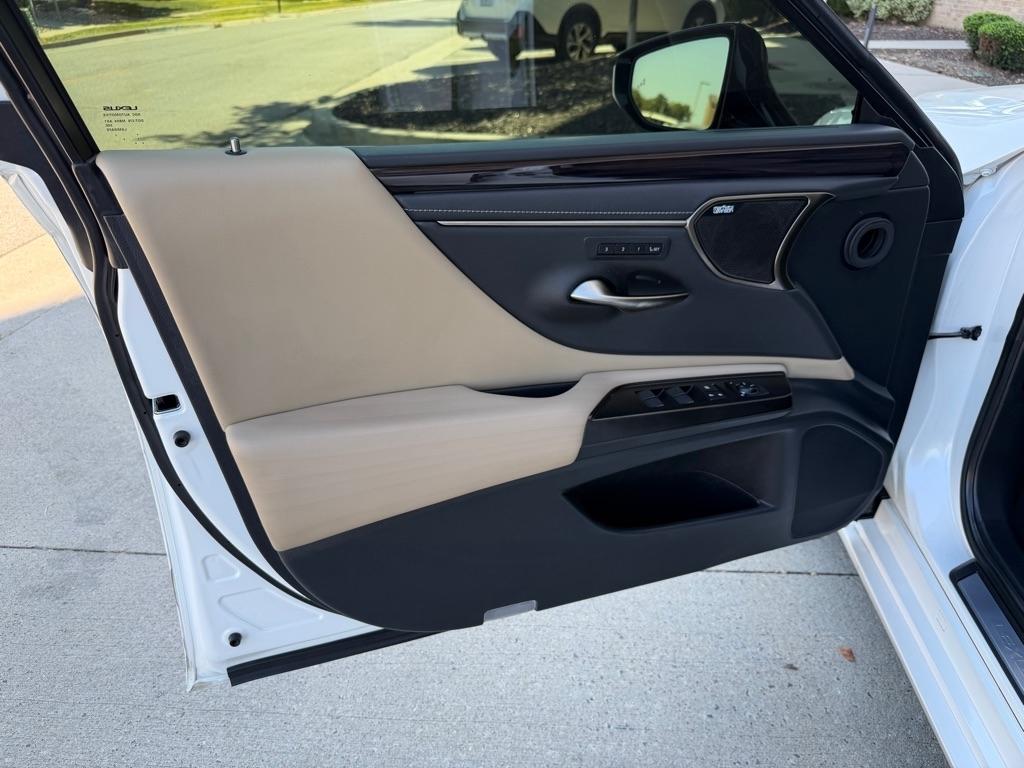 Lexus ES 350 Luxury 2019