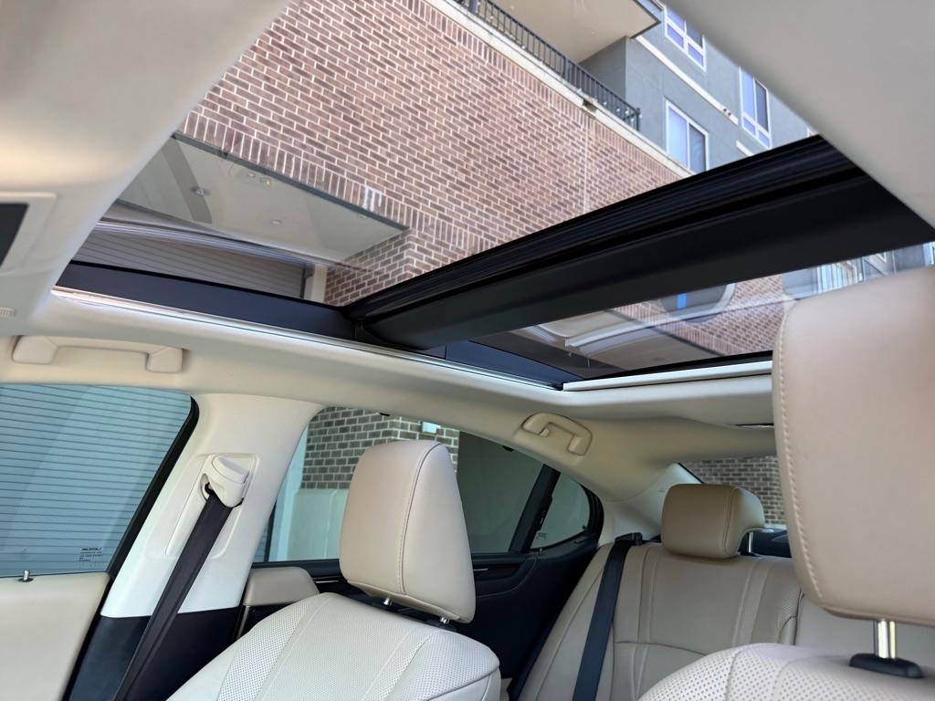 Lexus ES 350 Luxury 2019