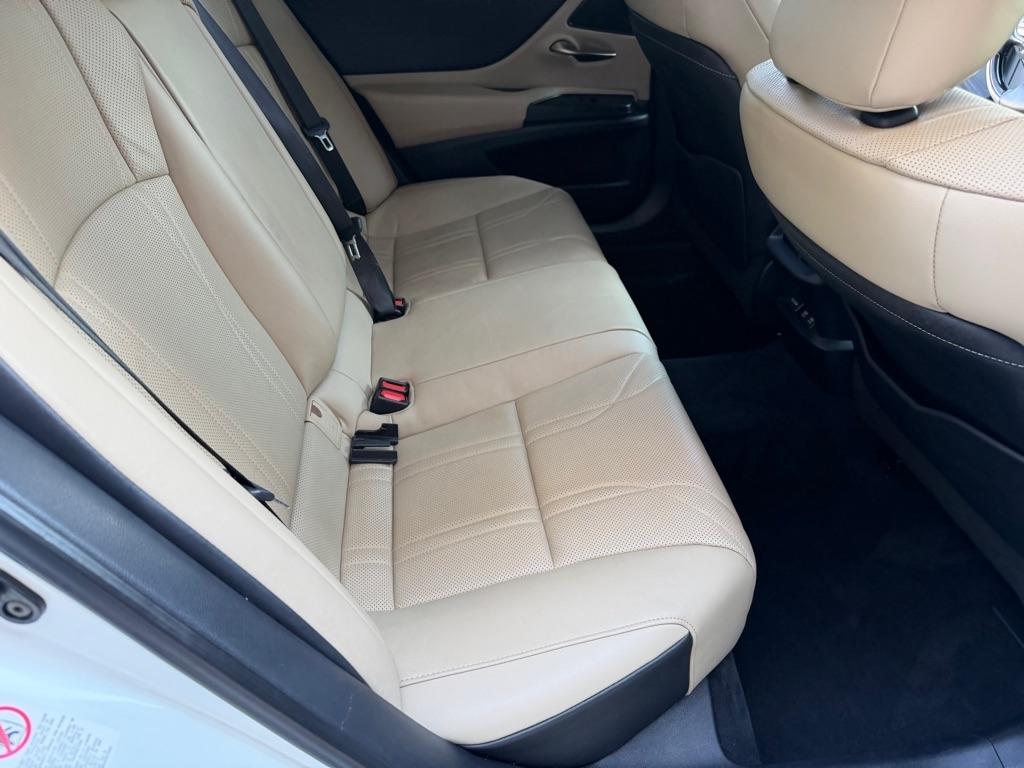 Lexus ES 350 Luxury 2019