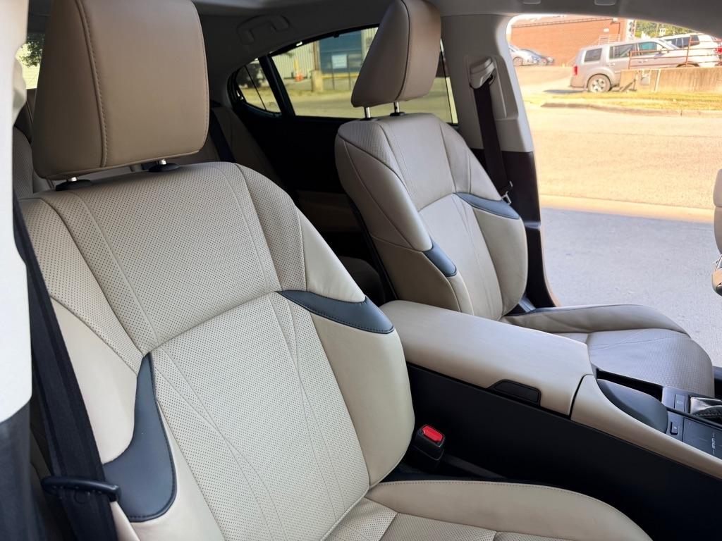 Lexus ES 350 Luxury 2019