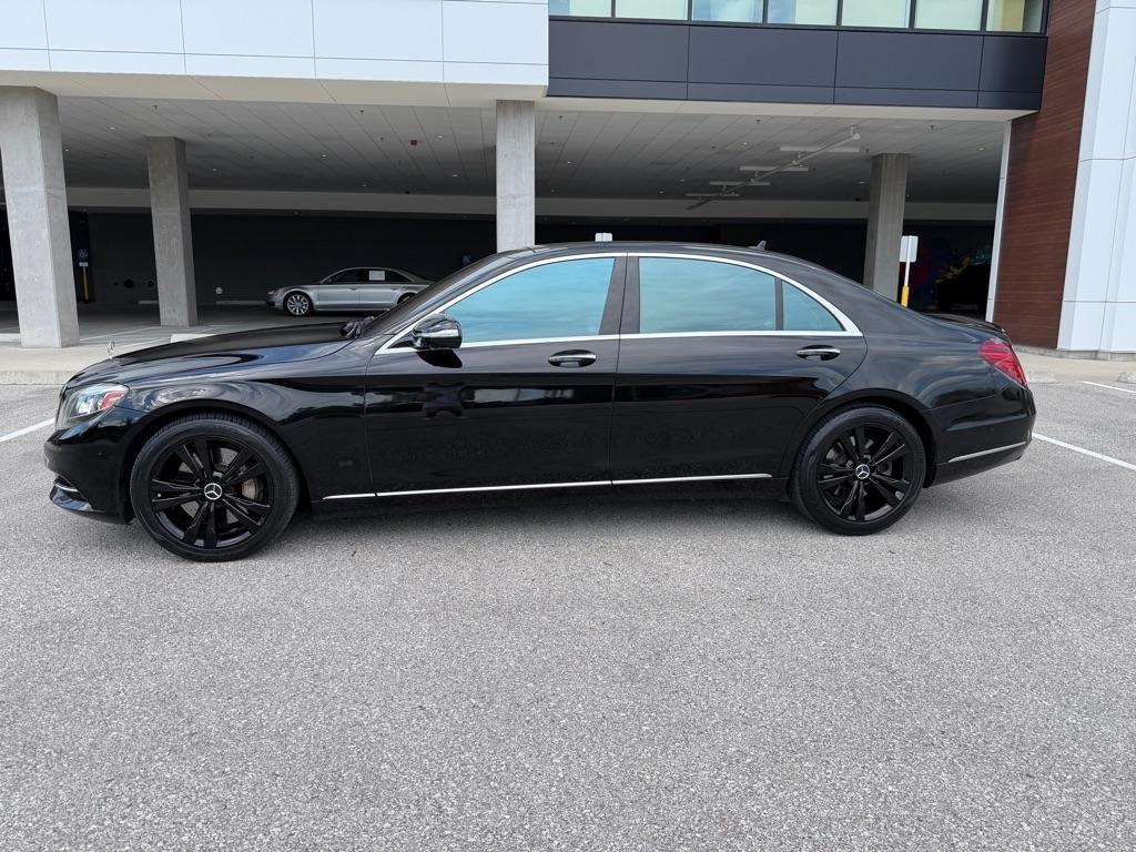 Mercedes-Benz S-Class S550 2015