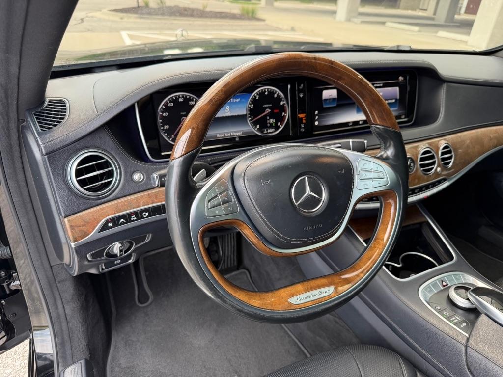 Mercedes-Benz S-Class S550 2015