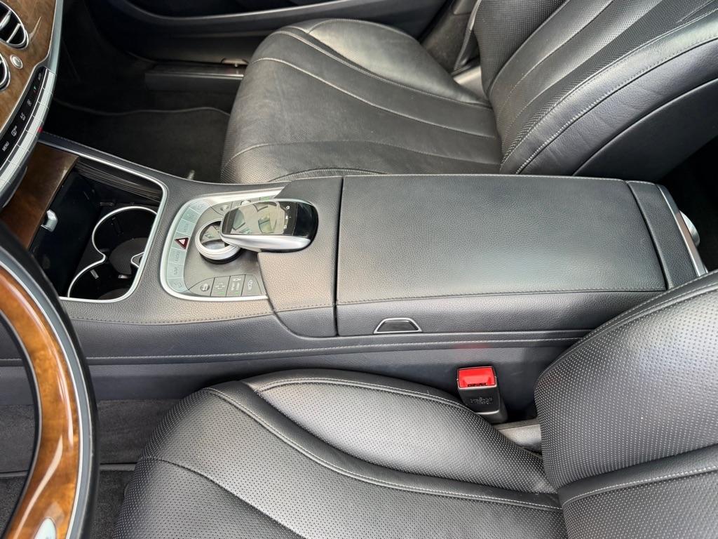 Mercedes-Benz S-Class S550 2015
