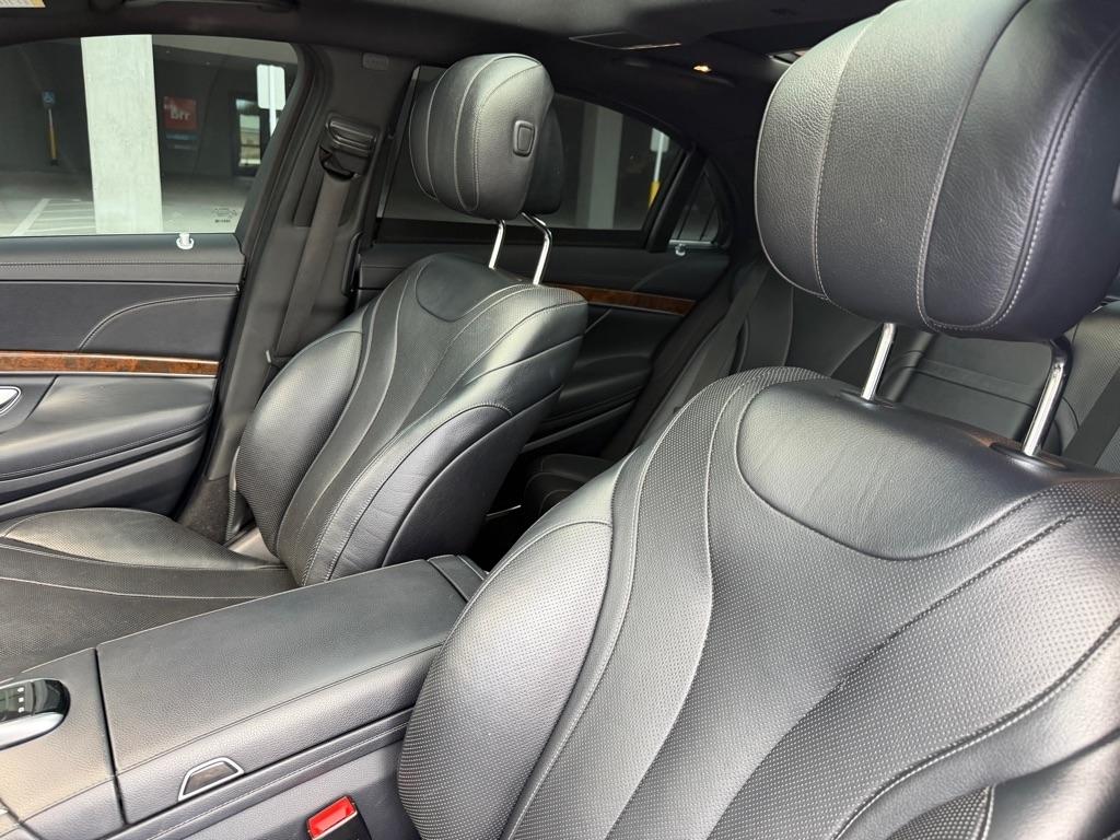 Mercedes-Benz S-Class S550 2015