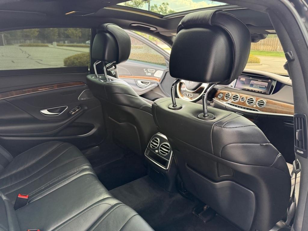 Mercedes-Benz S-Class S550 2015