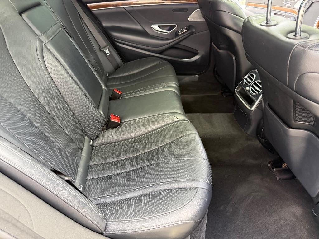 Mercedes-Benz S-Class S550 2015