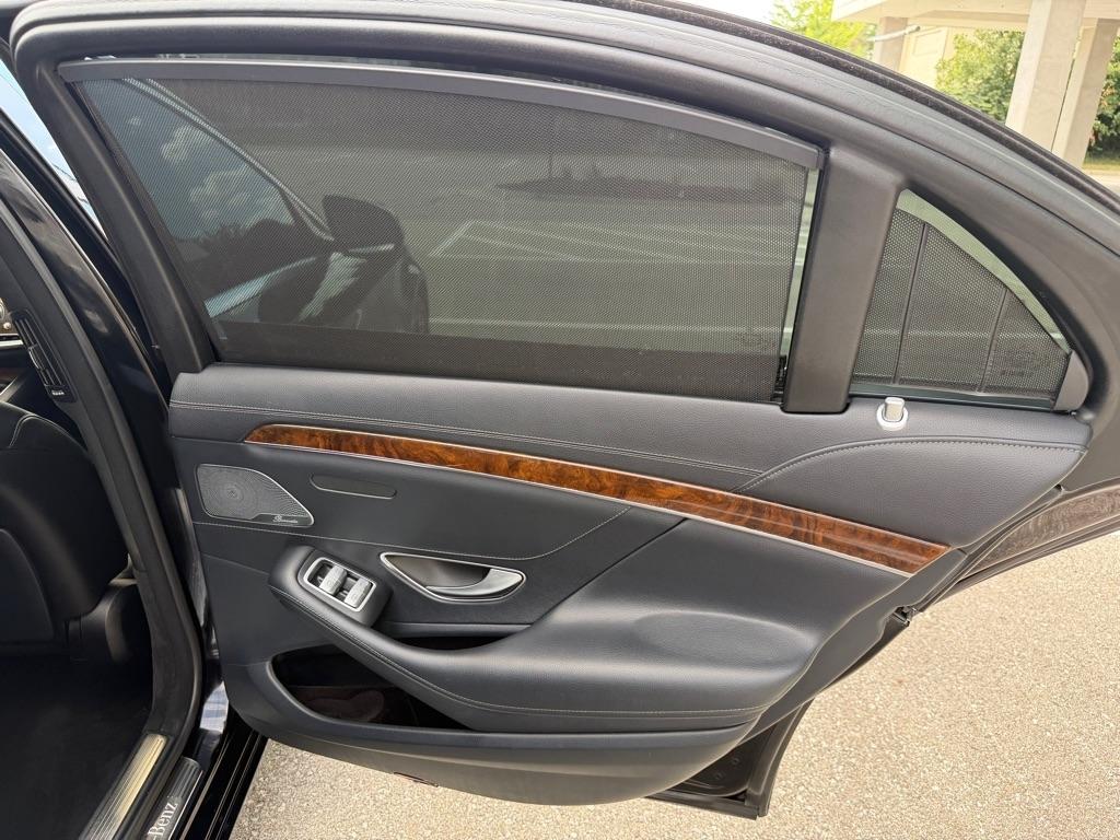Mercedes-Benz S-Class S550 2015
