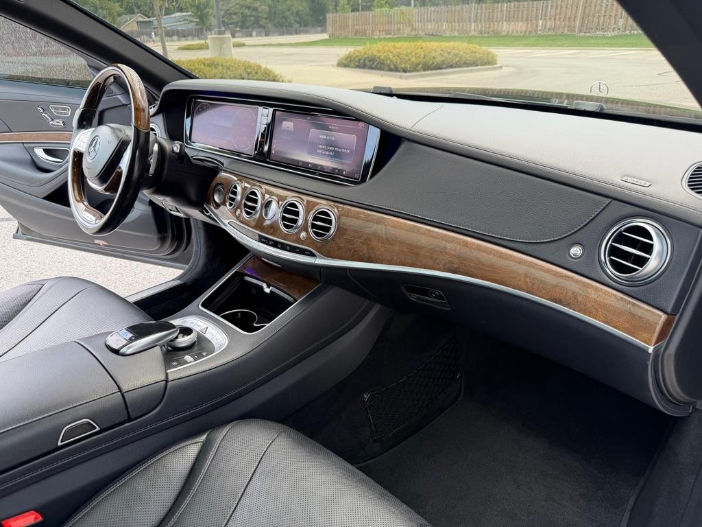 Mercedes-Benz S-Class S550 2015
