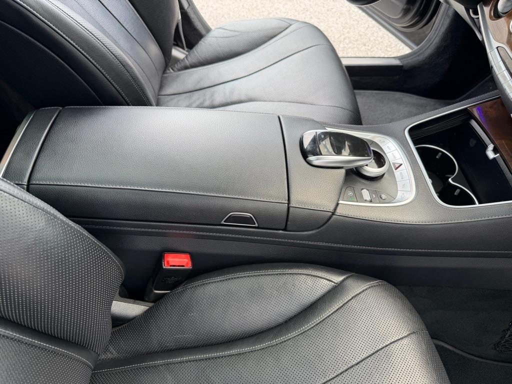 Mercedes-Benz S-Class S550 2015
