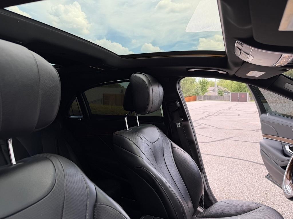 Mercedes-Benz S-Class S550 2015