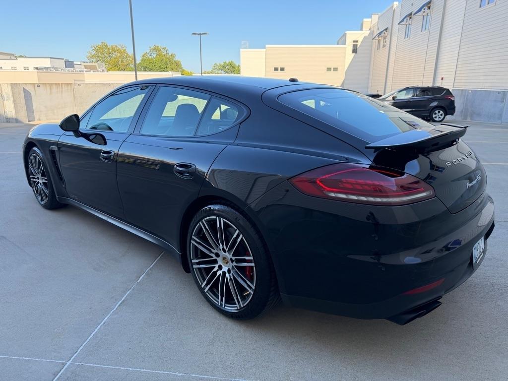 Porsche Panamera GTS 2015