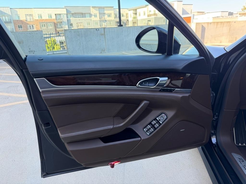 Porsche Panamera GTS 2015