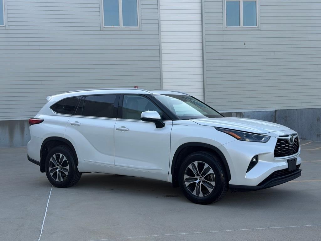 2022 Toyota Highlander XLE AWD V6