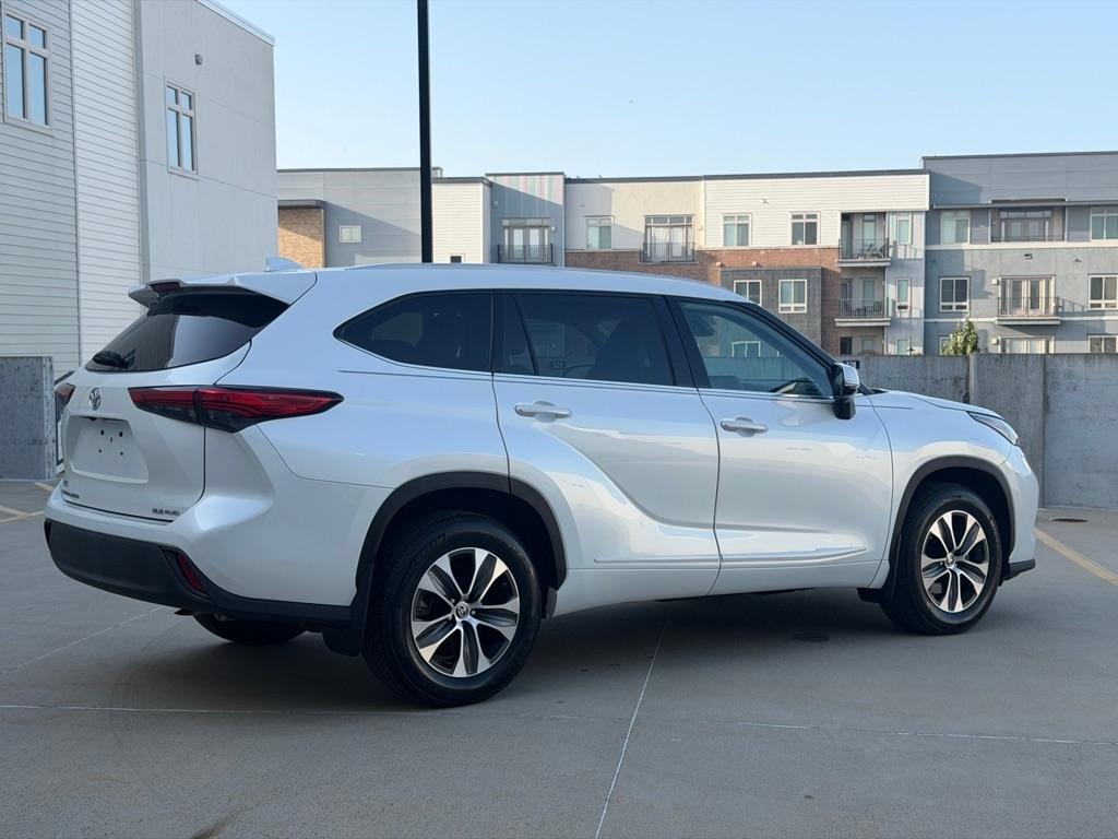 Toyota Highlander XLE AWD V6 2022