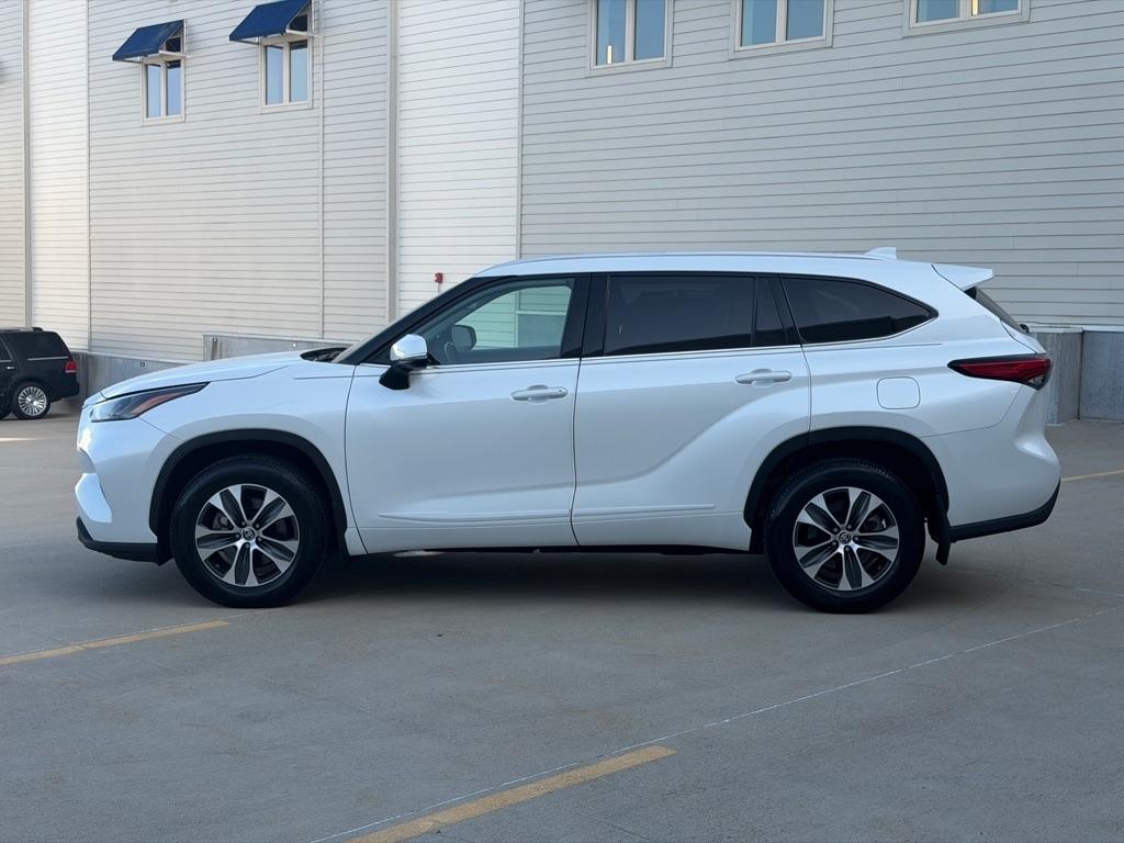 Toyota Highlander XLE AWD V6 2022