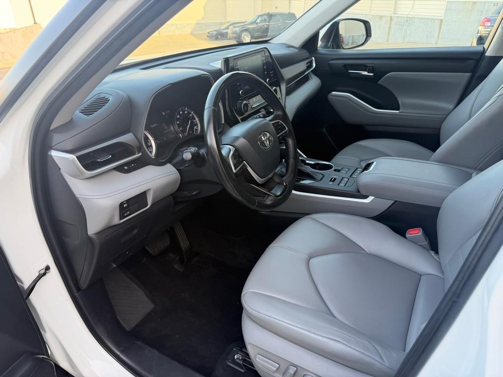 Toyota Highlander XLE AWD V6 2022
