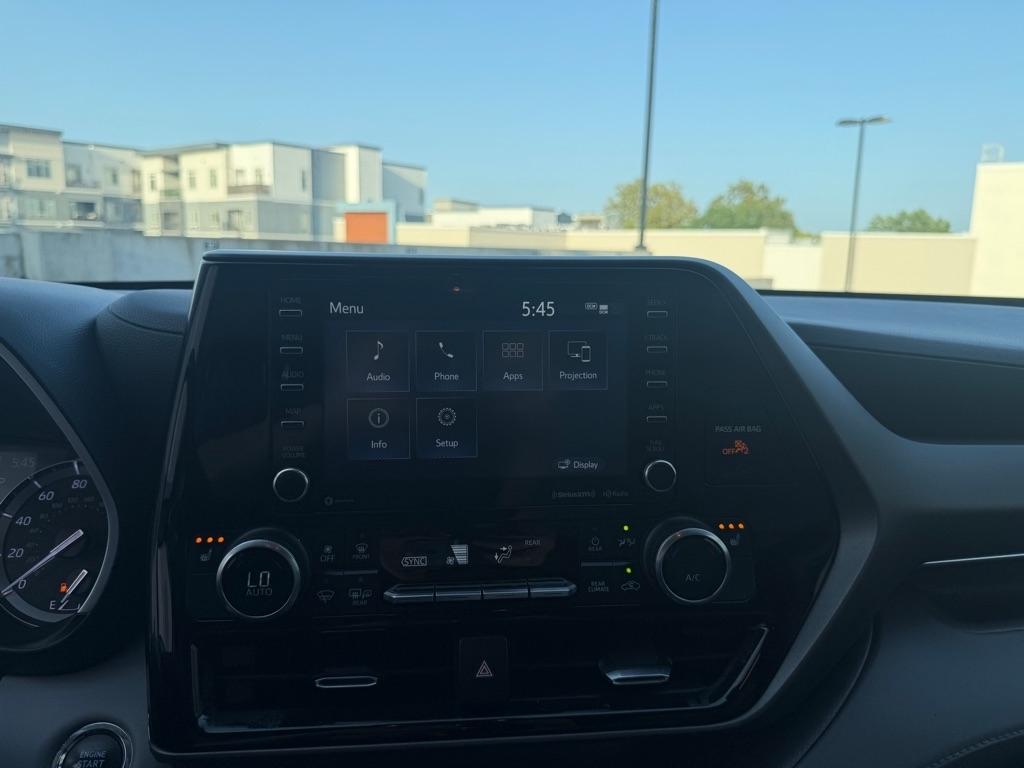 Toyota Highlander XLE AWD V6 2022