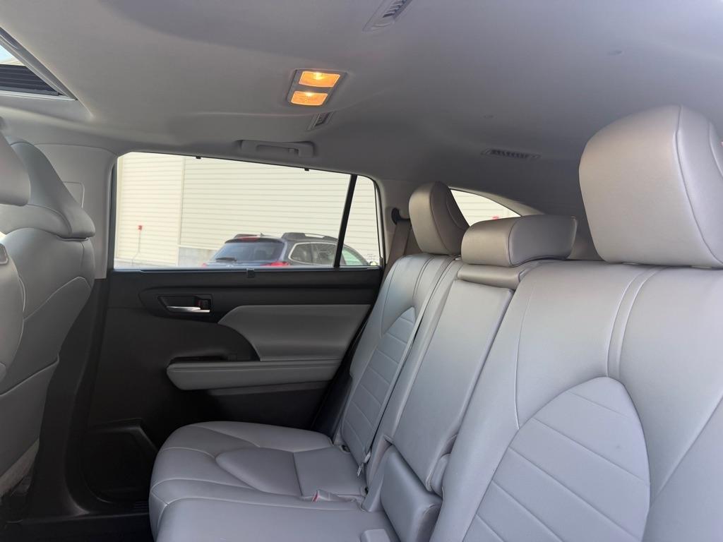 Toyota Highlander XLE AWD V6 2022