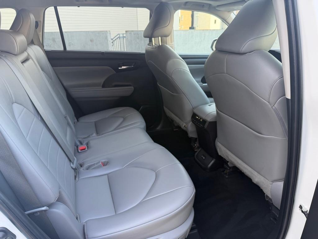 Toyota Highlander XLE AWD V6 2022