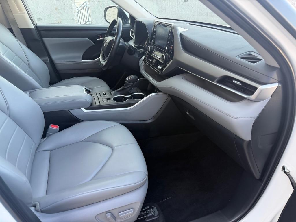 Toyota Highlander XLE AWD V6 2022