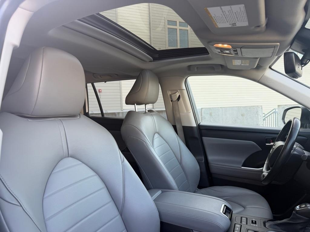 Toyota Highlander XLE AWD V6 2022