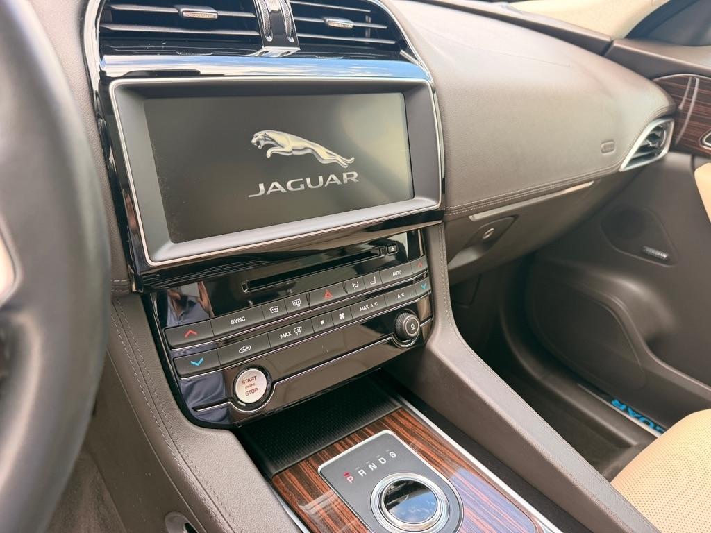 Jaguar F-Pace 25t Prestige 2019