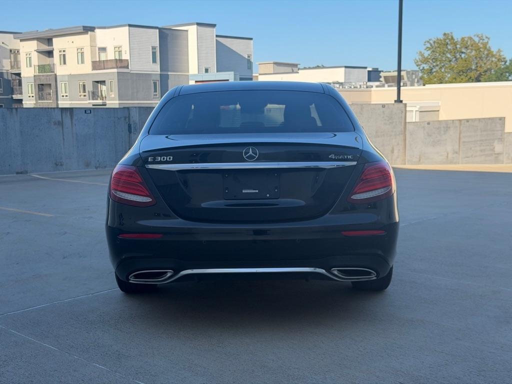 Mercedes-Benz E-Class E300 Luxury 4MATIC Sedan 2019