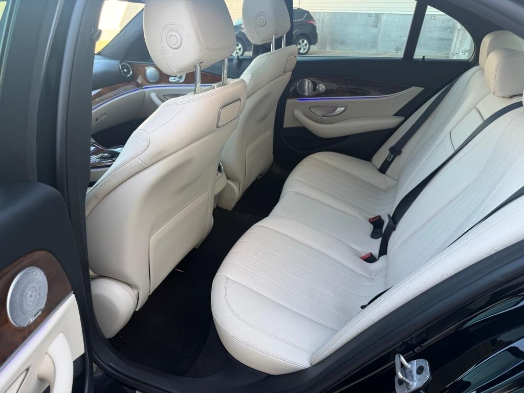 Mercedes-Benz E-Class E300 Luxury 4MATIC Sedan 2019