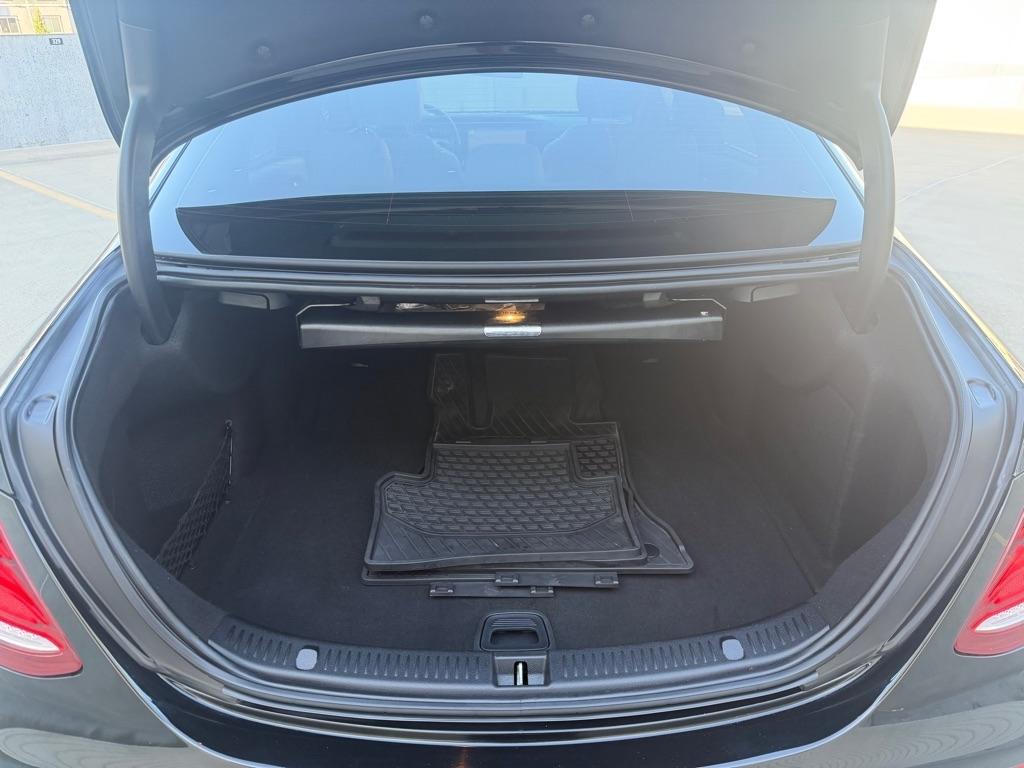 Mercedes-Benz E-Class E300 Luxury 4MATIC Sedan 2019