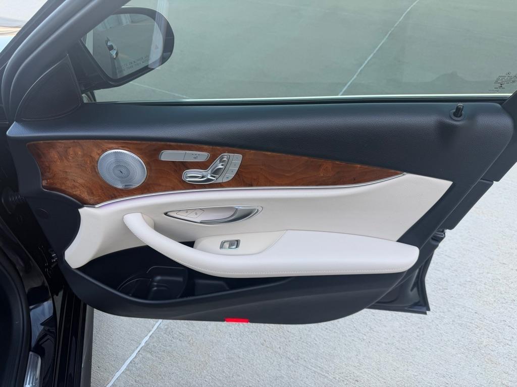 Mercedes-Benz E-Class E300 Luxury 4MATIC Sedan 2019