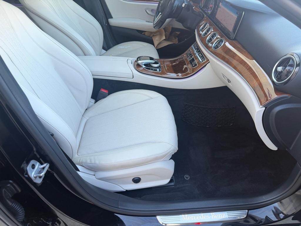 Mercedes-Benz E-Class E300 Luxury 4MATIC Sedan 2019