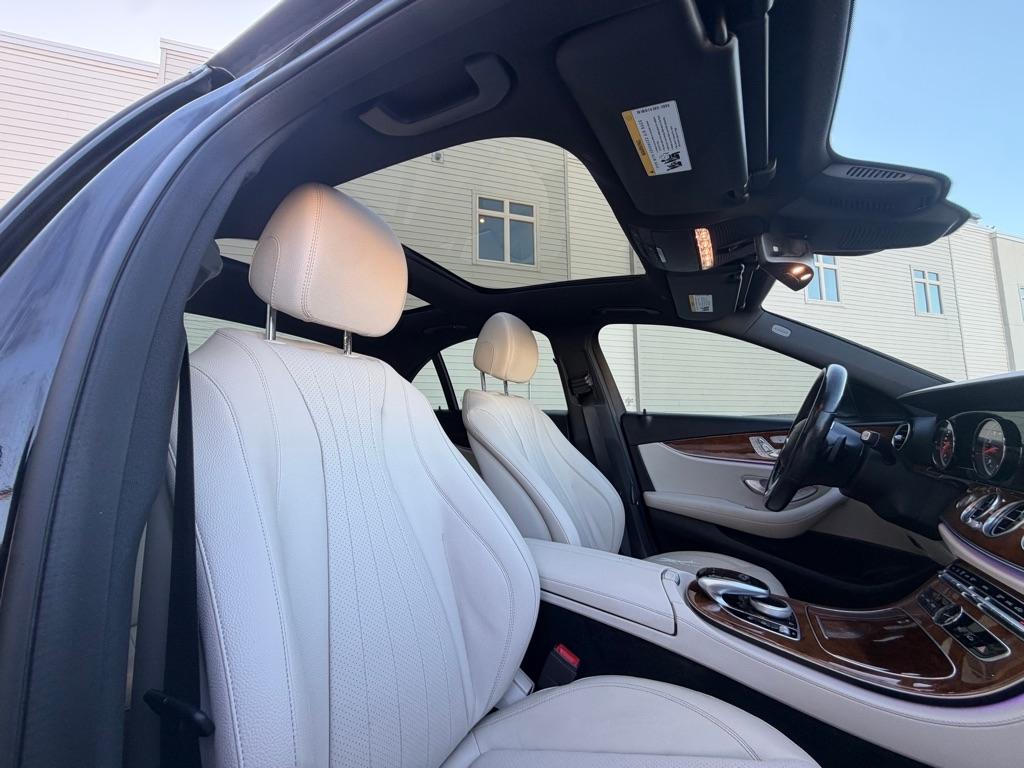 Mercedes-Benz E-Class E300 Luxury 4MATIC Sedan 2019