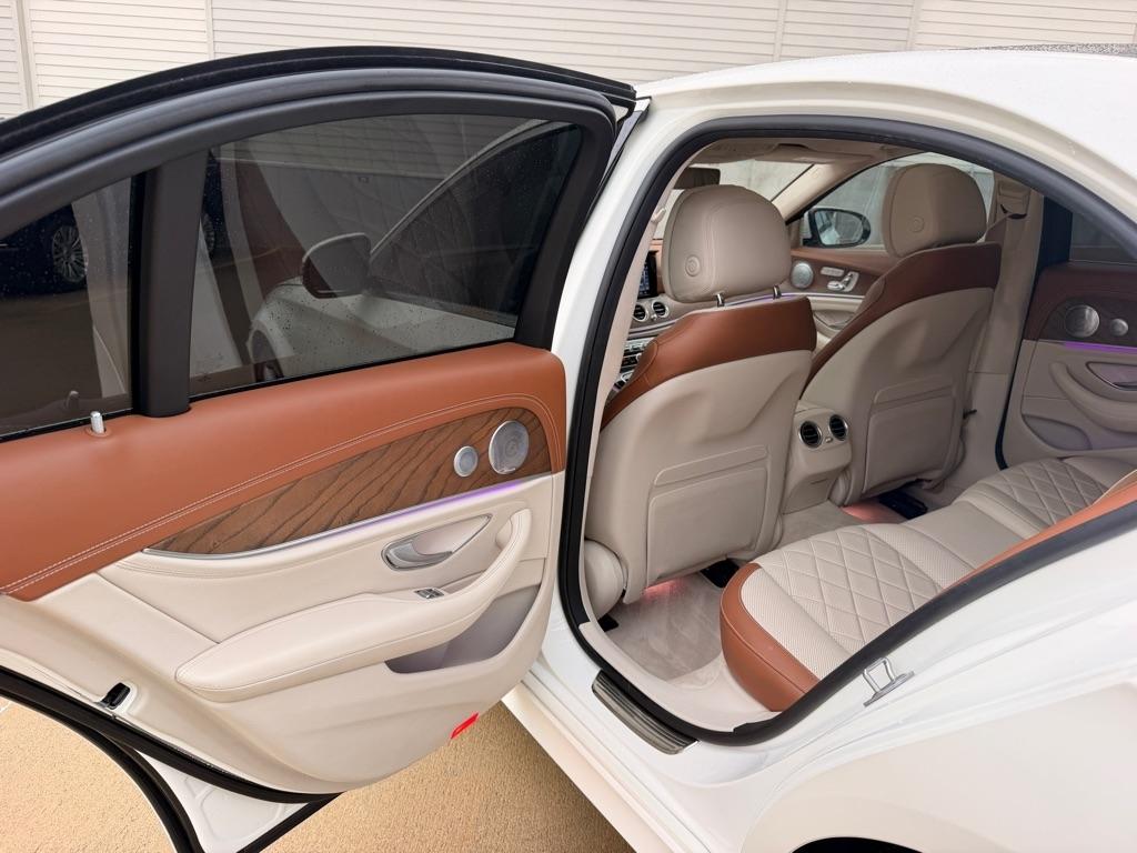 Mercedes-Benz E-Class E300 Luxury 4MATIC Sedan 2017