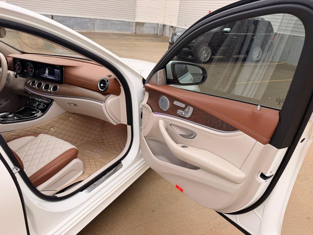 Mercedes-Benz E-Class E300 Luxury 4MATIC Sedan 2017