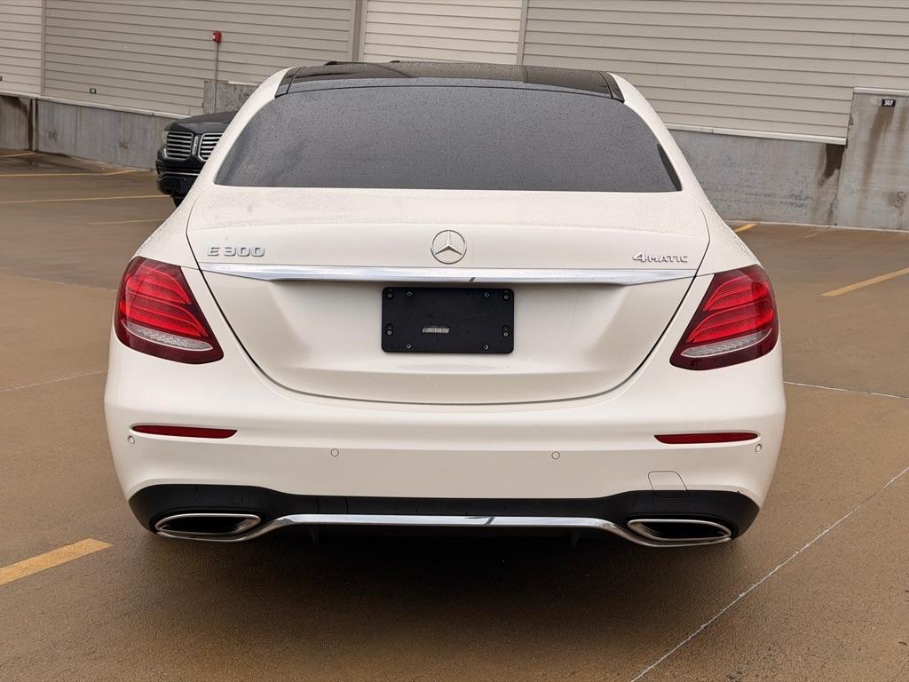 Mercedes-Benz E-Class E300 Luxury 4MATIC Sedan 2017