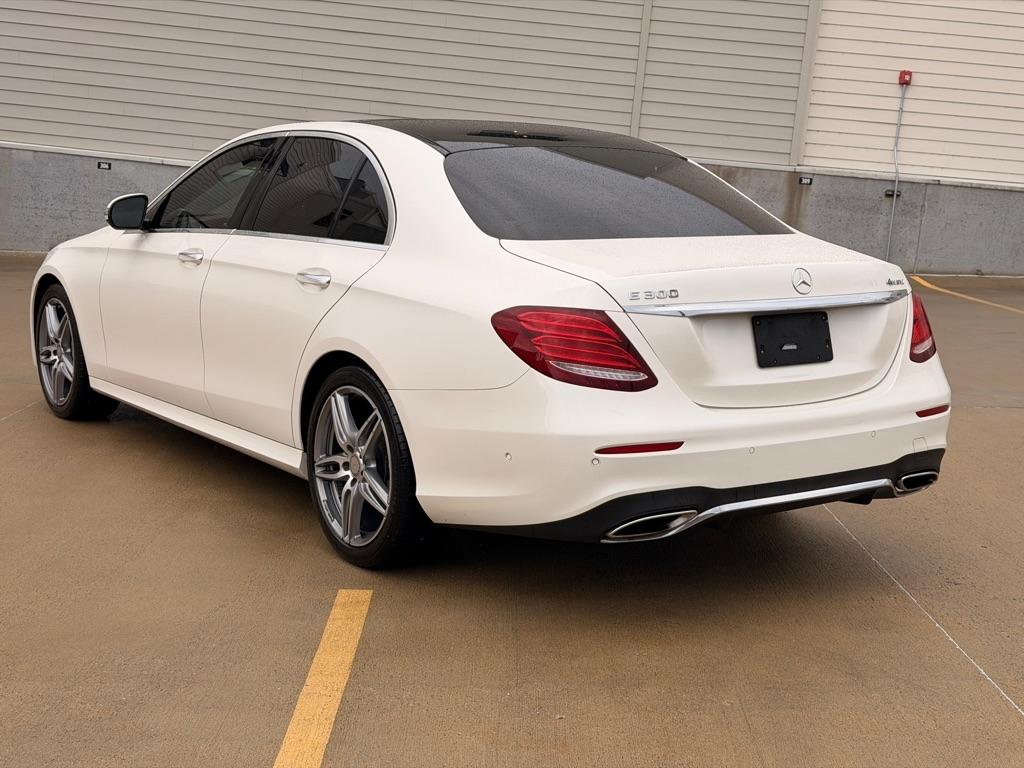 Mercedes-Benz E-Class E300 Luxury 4MATIC Sedan 2017