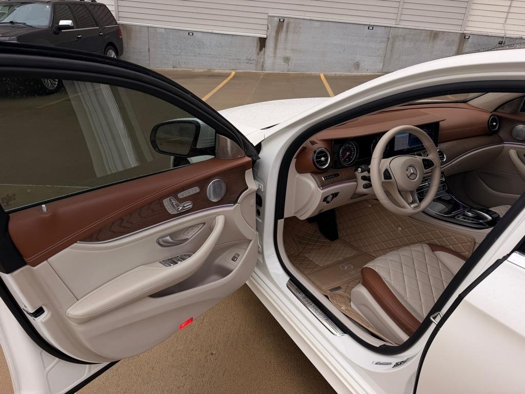 Mercedes-Benz E-Class E300 Luxury 4MATIC Sedan 2017