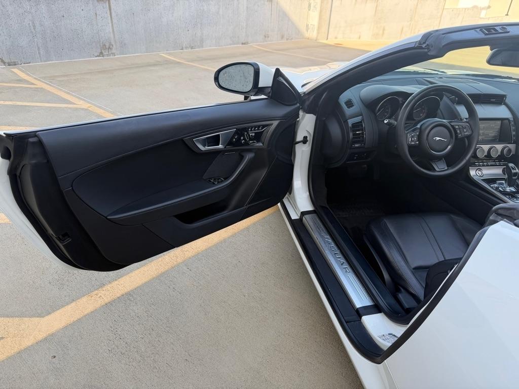 Jaguar F-Type Base Convertible 2015