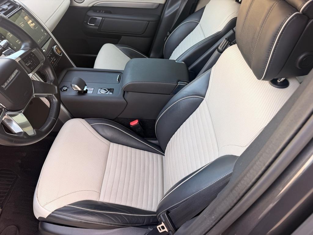Land Rover Discovery R-Dynamic HSE 2021